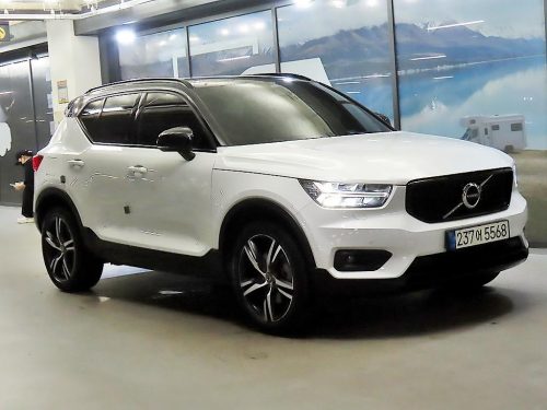 볼보 XC40 B4 AWD R-디자인