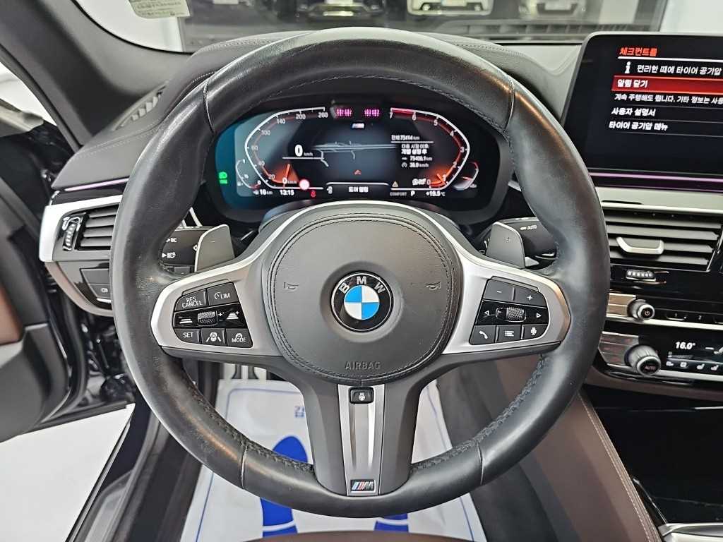 BMW 5시리즈 (G30) 530i xDrive M 스포츠 사진 9