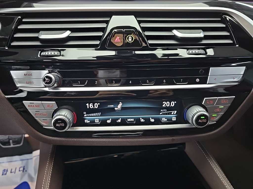 BMW 5시리즈 (G30) 530i xDrive M 스포츠 사진 10