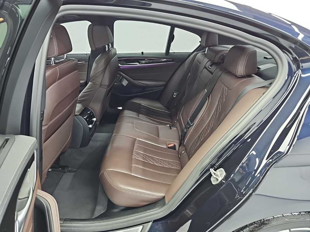 BMW 5시리즈 (G30) 530i xDrive M 스포츠 사진 12