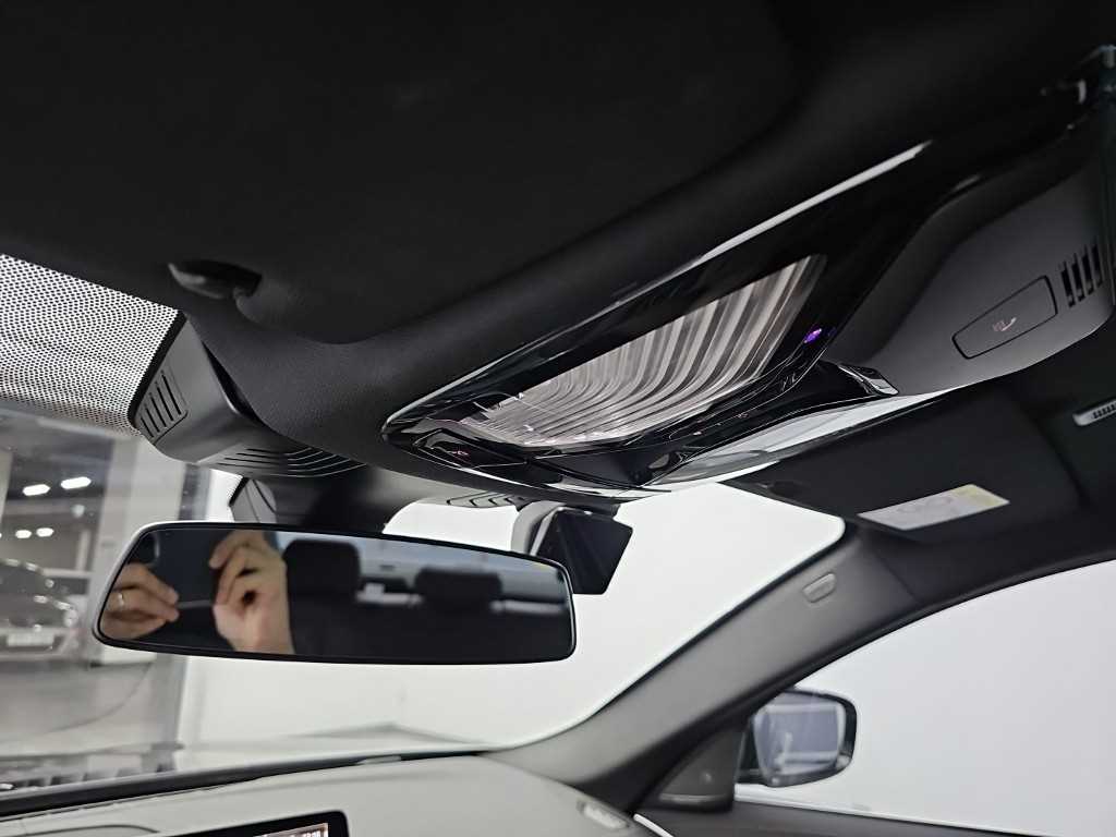 BMW 5시리즈 (G30) 530i xDrive M 스포츠 사진 17
