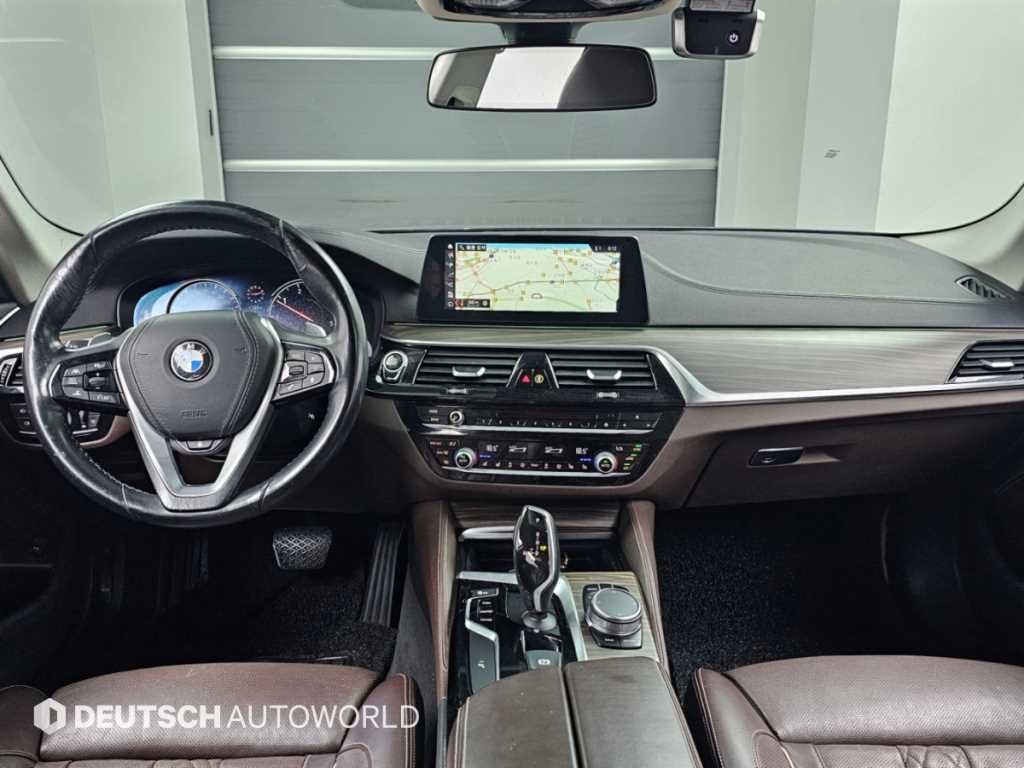 BMW 5시리즈 (G30) 520d xDrive M 스포츠 플러스 사진 7