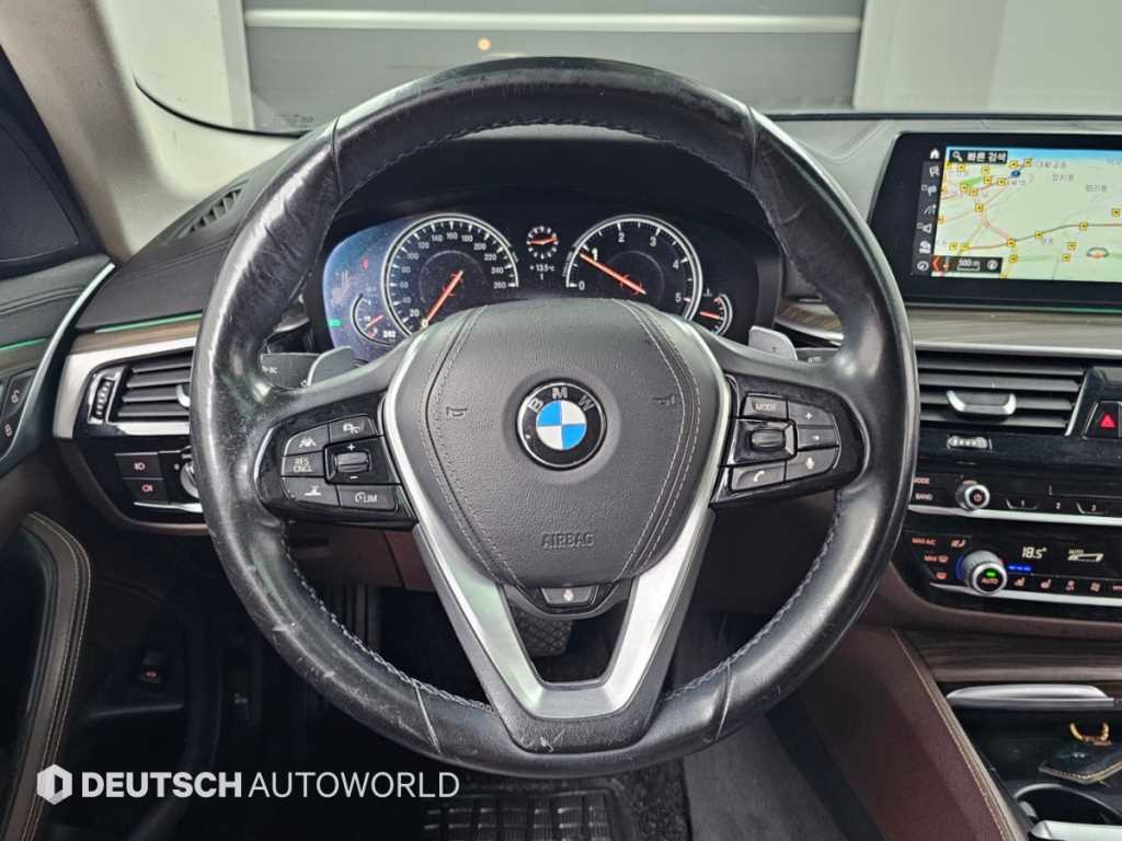 BMW 5시리즈 (G30) 520d xDrive M 스포츠 플러스 사진 13