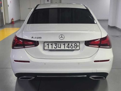 벤츠 A클래스 W177 A220 해치백 사진 4