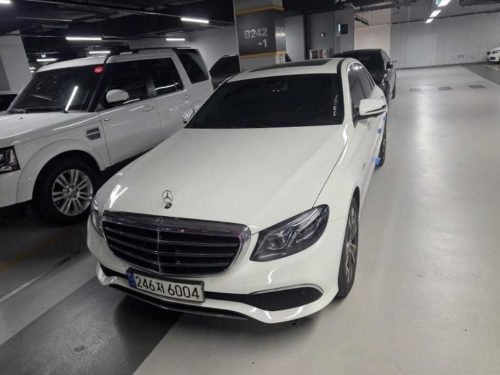 벤츠 E-클래스 W213 E300e 4MATIC 익스클루시브