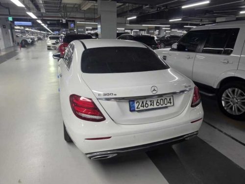 벤츠 E-클래스 W213 E300e 4MATIC 익스클루시브 사진 2