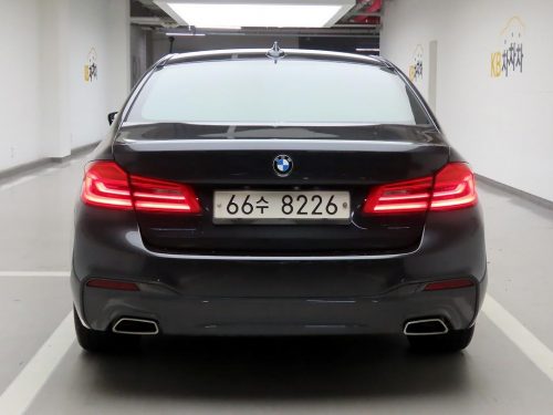 BMW 5시리즈 (G30) 520d M 스포츠 플러스 사진 3