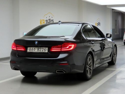 BMW 5시리즈 (G30) 520d M 스포츠 플러스 사진 4