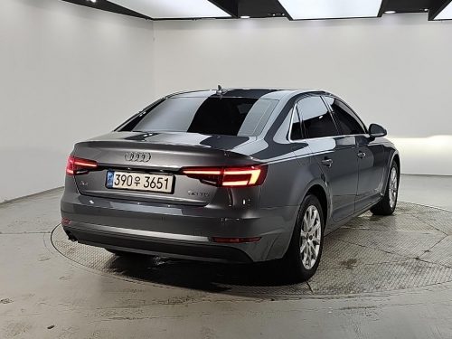 아우디 A4 (B9) 30 TDI 사진 모두보기