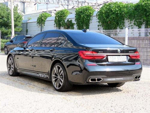 BMW 7시리즈 (G11) M760Li xDrive 사진 3