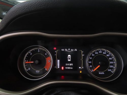 지프 체로키(KL) 2.0 디젤 론지튜드 AWD 사진 9
