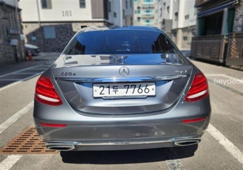벤츠 E-클래스 W213 E220d 4MATIC 익스클루시브 사진 2