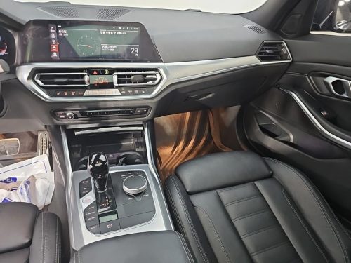 BMW 3시리즈 (G20) 320i M 스포츠 사진 10