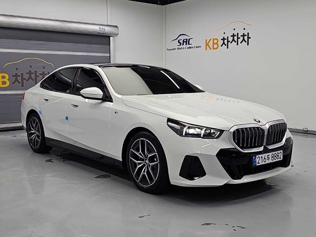 BMW 5시리즈 (G60) 520i 사진 4