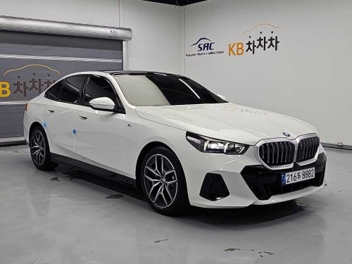 BMW 5시리즈 (G60) 520i 사진 4