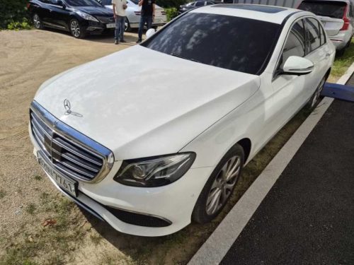 벤츠 E-클래스 W213 E300 4MATIC 익스클루시브