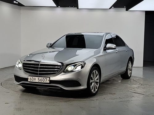 벤츠 E-클래스 W213 E220d 4MATIC 익스클루시브