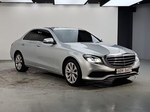 벤츠 E-클래스 W213 E220d 4MATIC 익스클루시브 사진 2