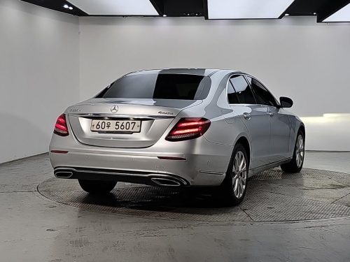 벤츠 E-클래스 W213 E220d 4MATIC 익스클루시브 사진 모두보기