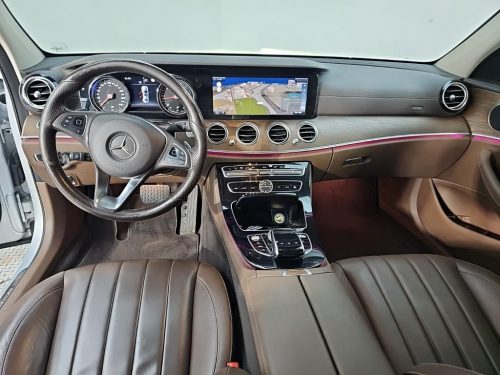 벤츠 E-클래스 W213 E220d 4MATIC 익스클루시브 사진 5