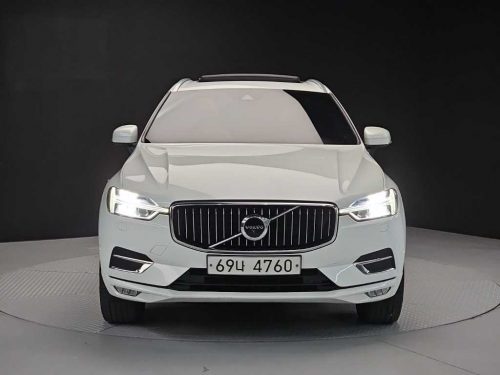 볼보 XC60(2세대) D4 AWD 인스크립션 사진 2