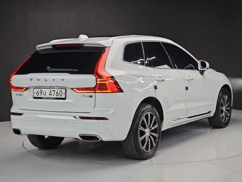 볼보 XC60(2세대) D4 AWD 인스크립션 사진 4