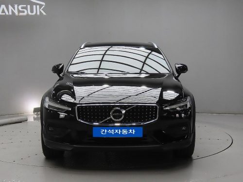 볼보 V60 크로스 컨트리 2세대 2.0 B5 프로 AWD
