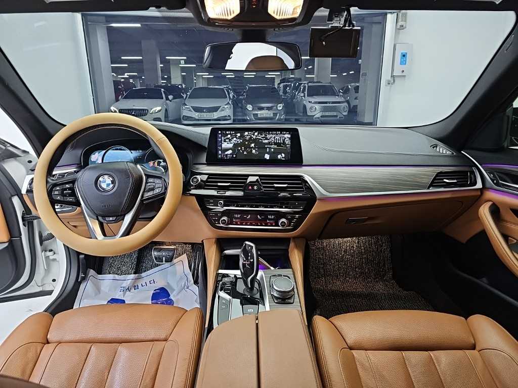 BMW 5시리즈 (G30) 520d M 스포츠 플러스 사진 7