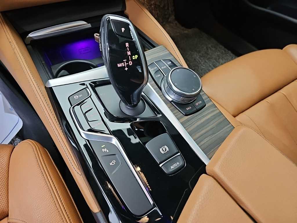 BMW 5시리즈 (G30) 520d M 스포츠 플러스 사진 8