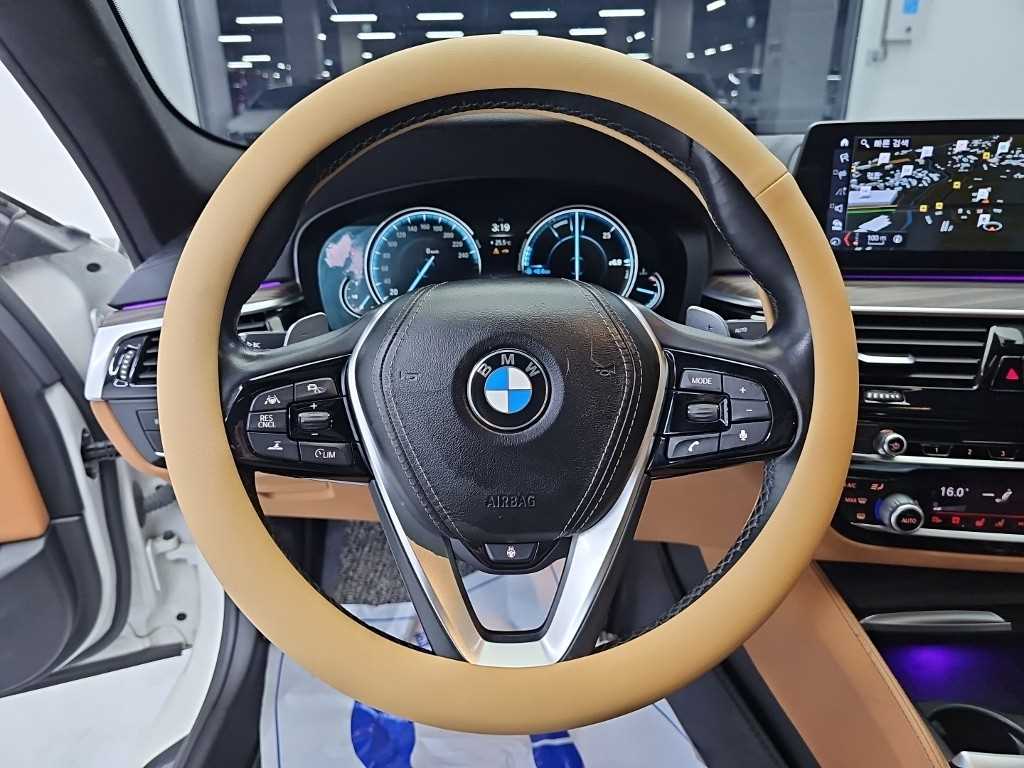 BMW 5시리즈 (G30) 520d M 스포츠 플러스 사진 9