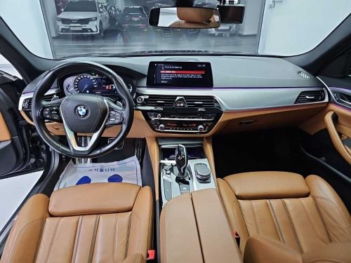 BMW 5시리즈 (G30) 520d M 스포츠 플러스 사진 모두보기