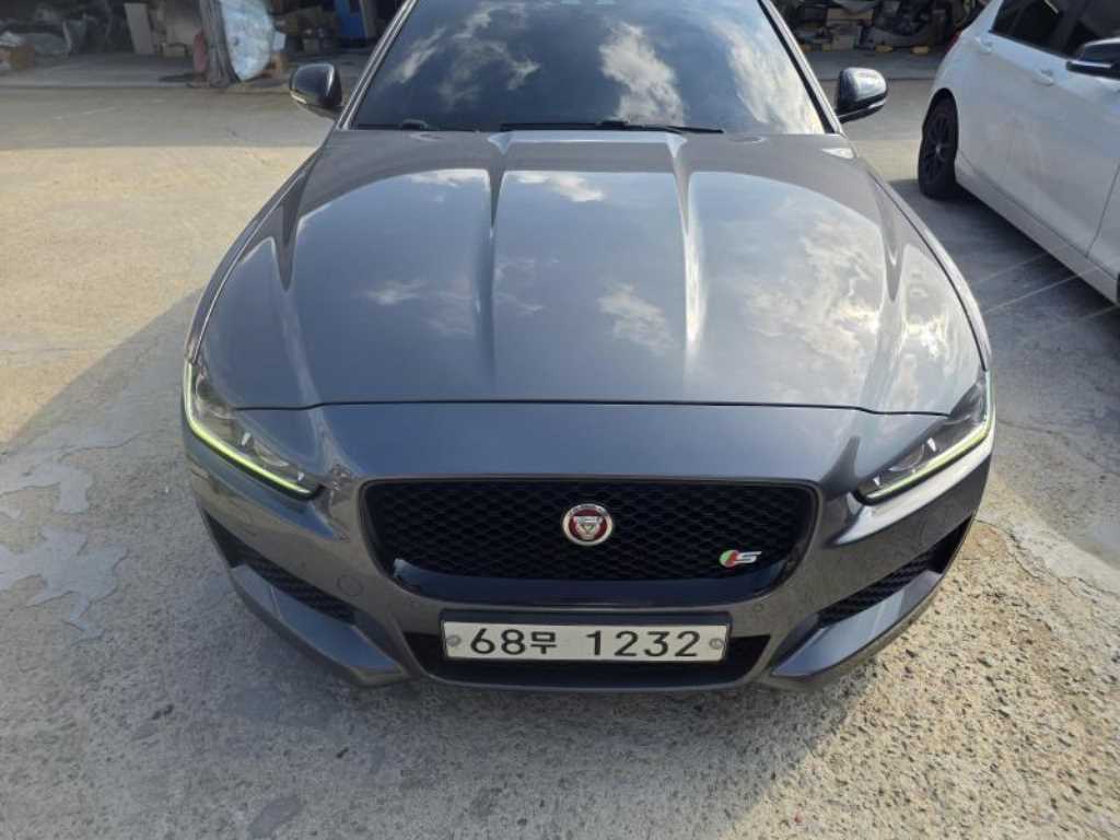 재규어 XE 3.0 SC S