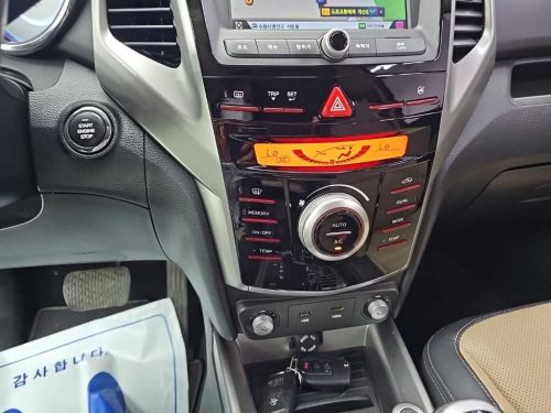 KG모빌리티(쌍용) 티볼리 가솔린 2WD 1.6 LX 사진 10