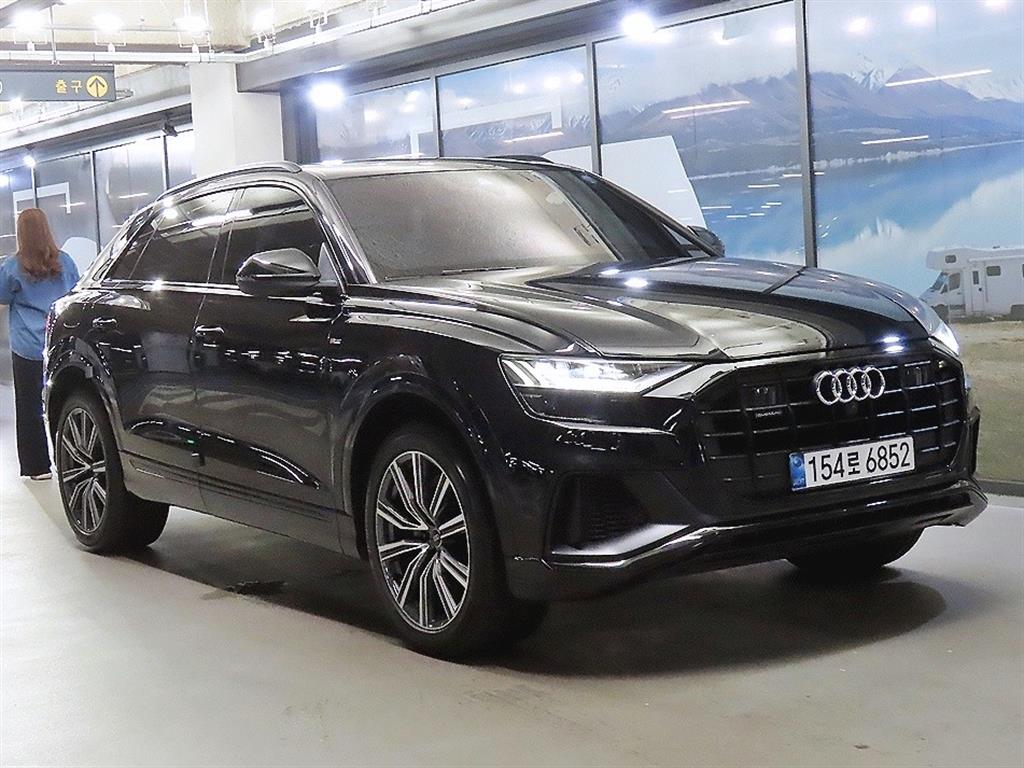 아우디 Q8 55 TFSI 콰트로 프리미엄