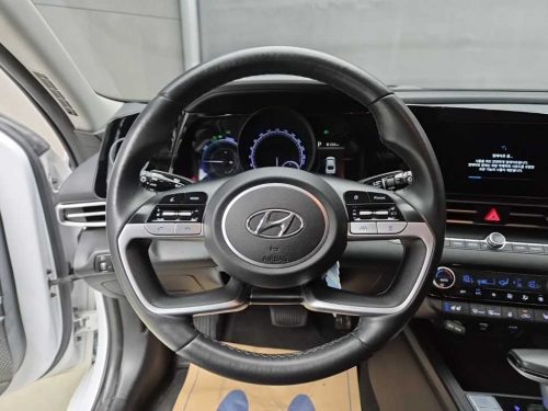 Hyundai Avante Hybrid (CN7) Modern photo 9