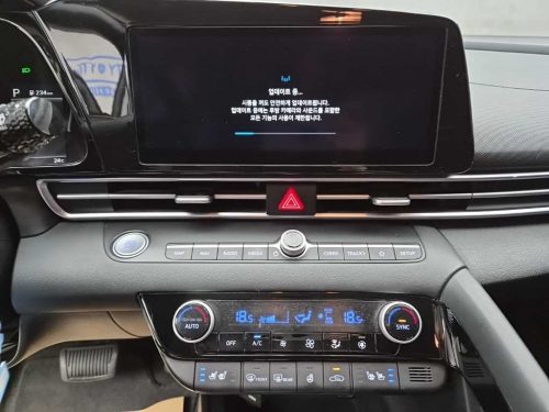 Hyundai Avante Hybrid (CN7) Modern photo 12