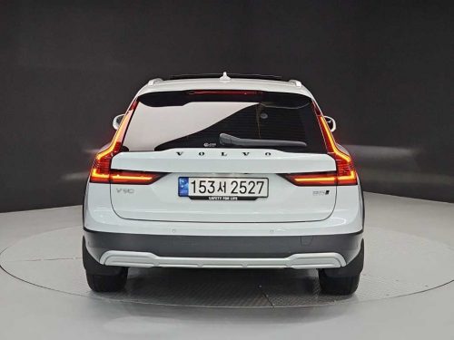 볼보 V90 크로스컨트리 B5 프로 AWD 사진 3