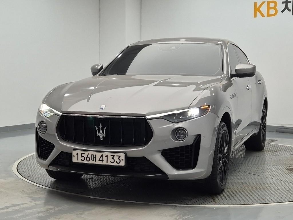 마세라티 르반떼 3.0 AWD