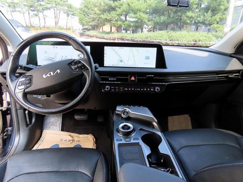 기아 EV6 스탠다드 AWD 사진 모두보기