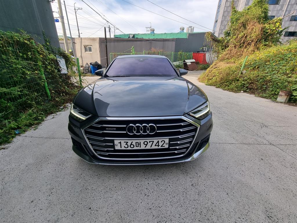 아우디 A8 (D5) 55 TFSI 콰트로 LWB
