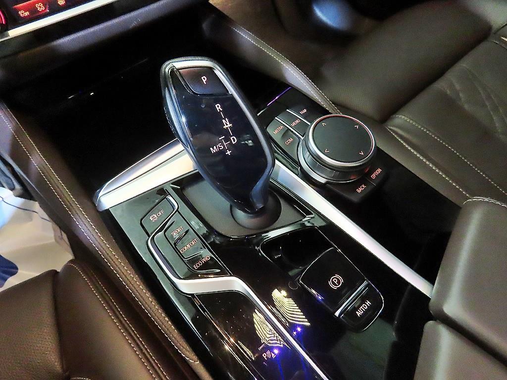 BMW 5시리즈 (G30) 530i M 스포츠 사진 12