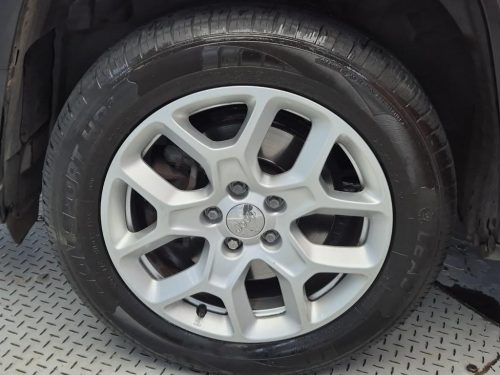 지프 레니게이드 2.0 디젤 론지튜드 AWD 사진 19