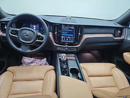 볼보 XC60(2세대) B6 AWD 얼티메이트 브라이트 사진 모두보기