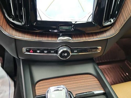 볼보 XC60(2세대) B6 AWD 얼티메이트 브라이트 사진 10