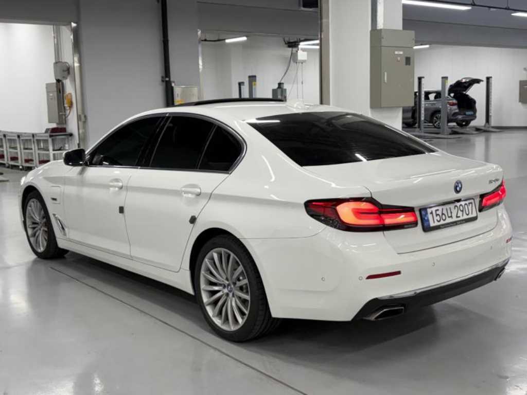 BMW 5시리즈 (G30) 530e 럭셔리 사진 5