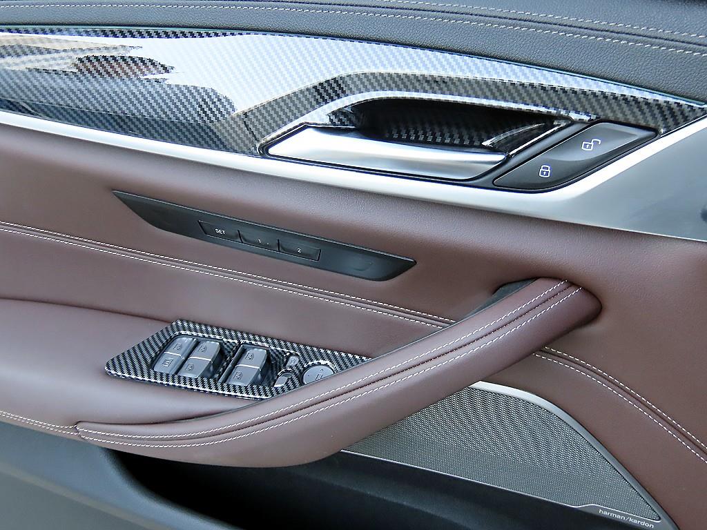 BMW 5시리즈 (G30) 530e 럭셔리 사진 12