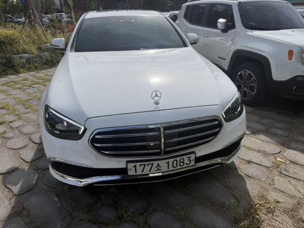 벤츠 E-클래스 W213 E300e 4MATIC 익스클루시브