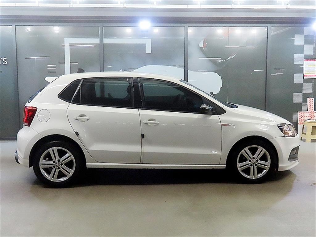 폭스바겐 폴로 1.6 TDI R-LINE 사진 3