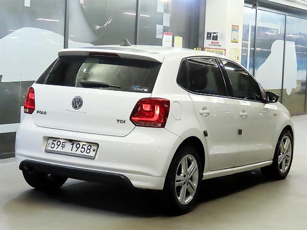폭스바겐 폴로 1.6 TDI R-LINE 사진 4