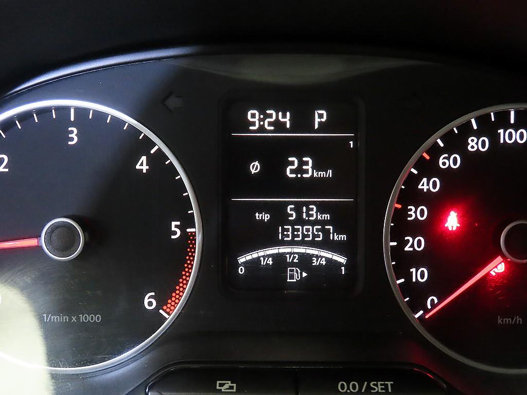 폭스바겐 폴로 1.6 TDI R-LINE 사진 9